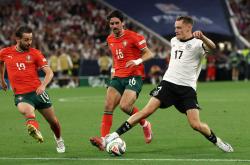 爱游戏APP-赛地聚焦——欧联集结日热度飙升，葡萄牙体育远射贴柱，震撼外界，细节决定成败的简单介绍-爱游戏APP