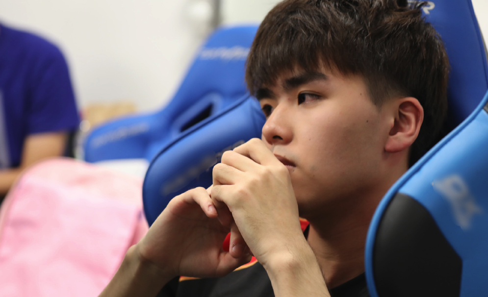 Doinb意外战胜曼联,刷新纪录引爆全场!再创辉煌时刻 Doinb意外战胜曼联,刷新纪录引爆全场!再创辉煌时刻