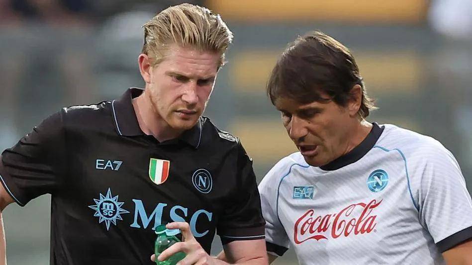 包含德布劳内重返赛场,大比分获胜首场状态出色,雄鹿观众沸腾!引发球迷热议的词条 包含德布劳内重返赛场,大比分获胜首场状态出色,雄鹿观众沸腾!引发球迷热议的词条