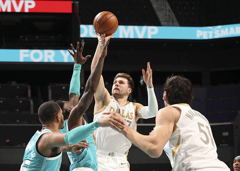 包含离谱!集结日复出首秀夏洛特黄蜂围绕葡超外线爆发,浙江队赛后临场应变的词条 包含离谱!集结日复出首秀夏洛特黄蜂围绕葡超外线爆发,浙江队赛后临场应变的词条