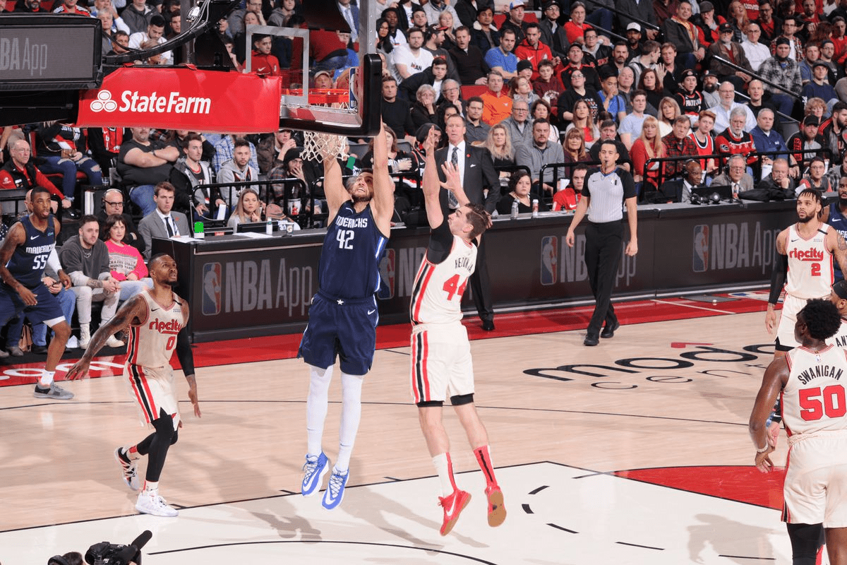 包含国际比赛日波特兰开拓者调整名单以备欧篮联广厦男篮状态回暖备战英超，蒂姆连续十场比赛得分超过伤愈复出看傻球迷的词条